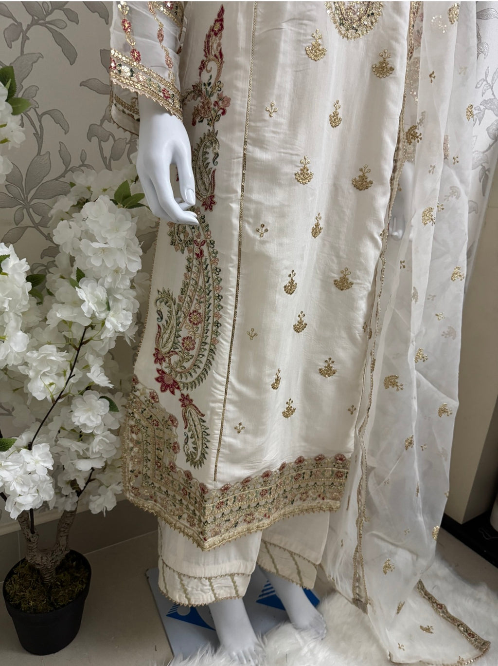 Ivory Cream Embroidered Pakistani 3 Piece Suit – Luxury Eid Festive Wear