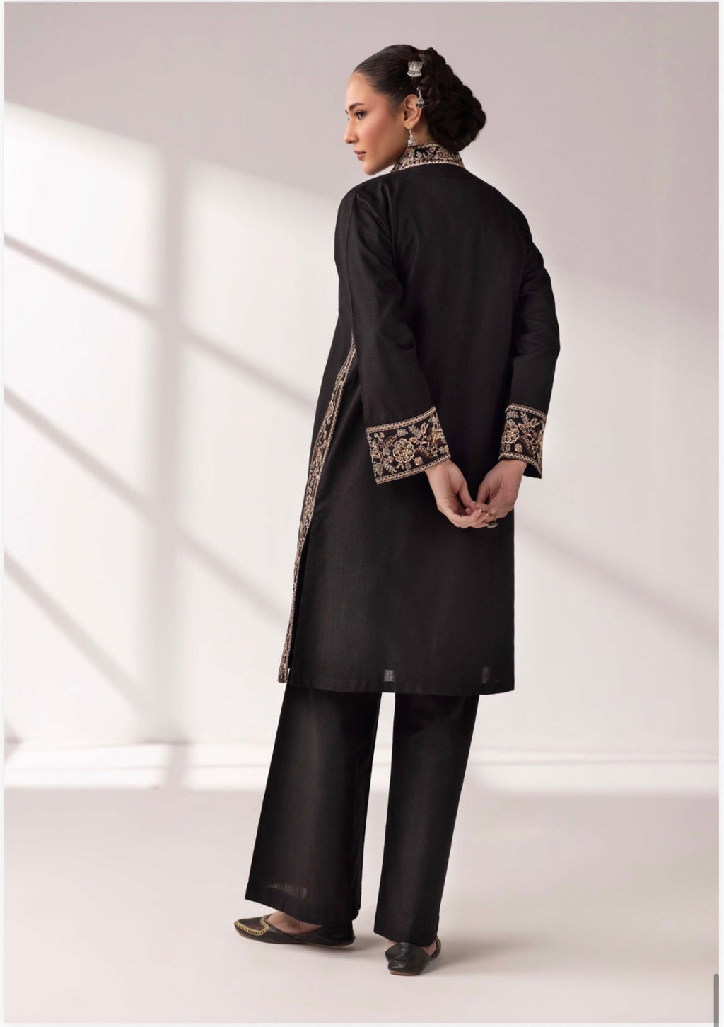 Khaddar Lux Premium Embroidered Suit – 4 Piece Collection