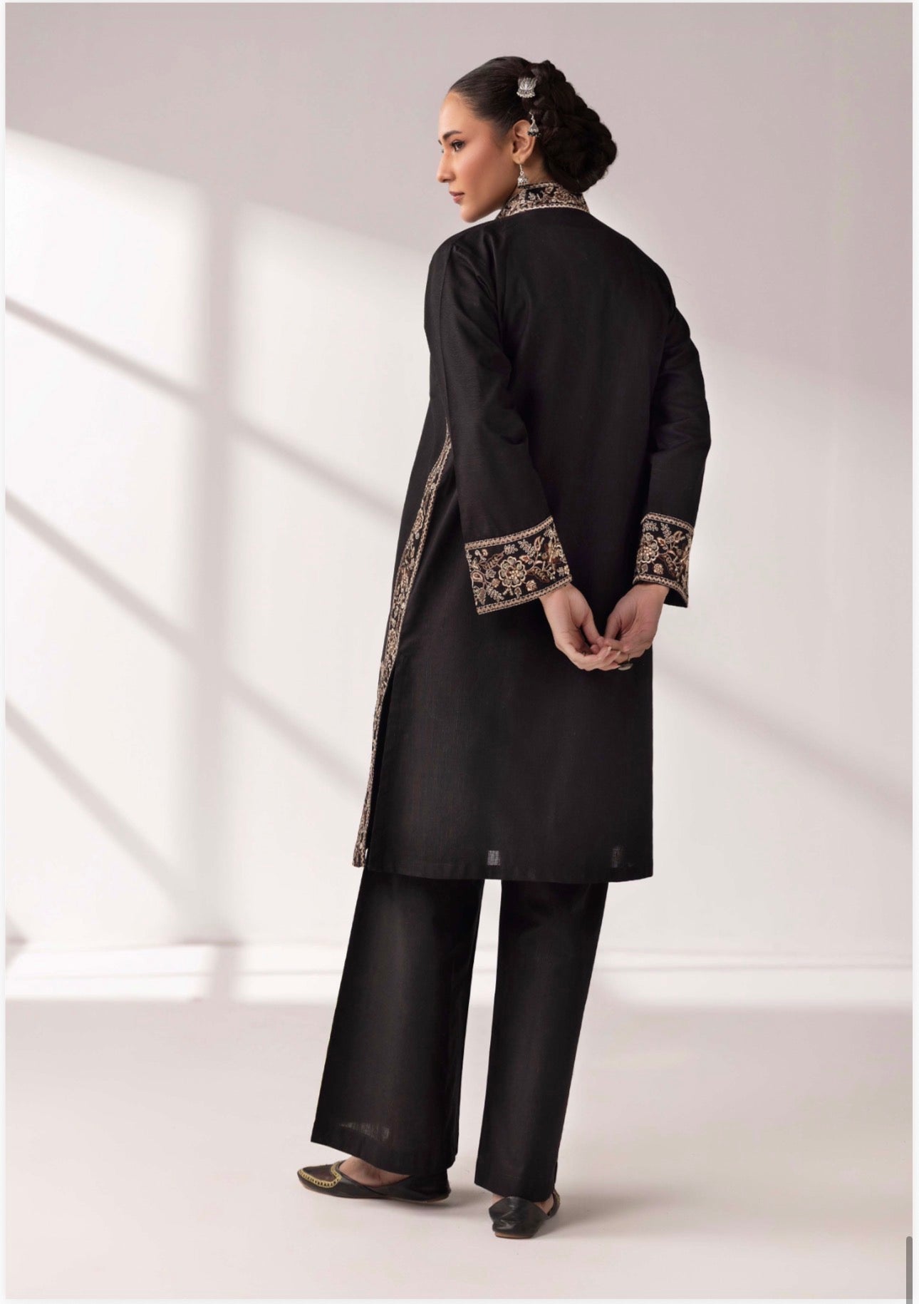 Khaddar Lux Premium Embroidered Suit – 4 Piece Collection