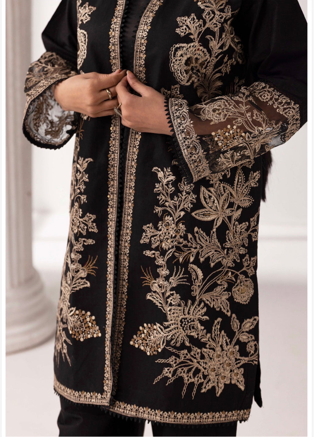 Khaddar Lux Premium Embroidered Suit – 4 Piece Collection