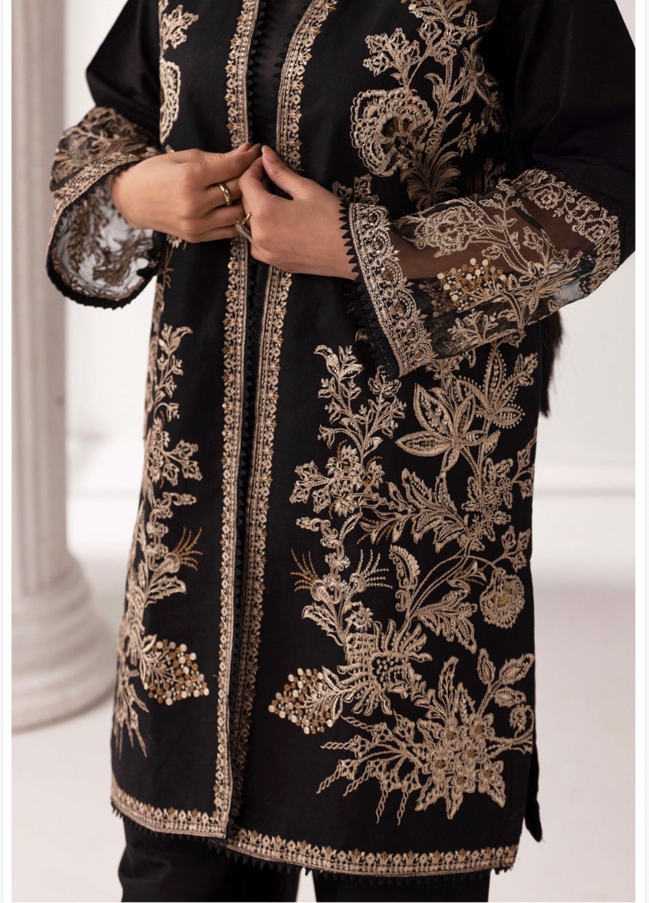 Khaddar Lux Premium Embroidered Suit – 4 Piece Collection