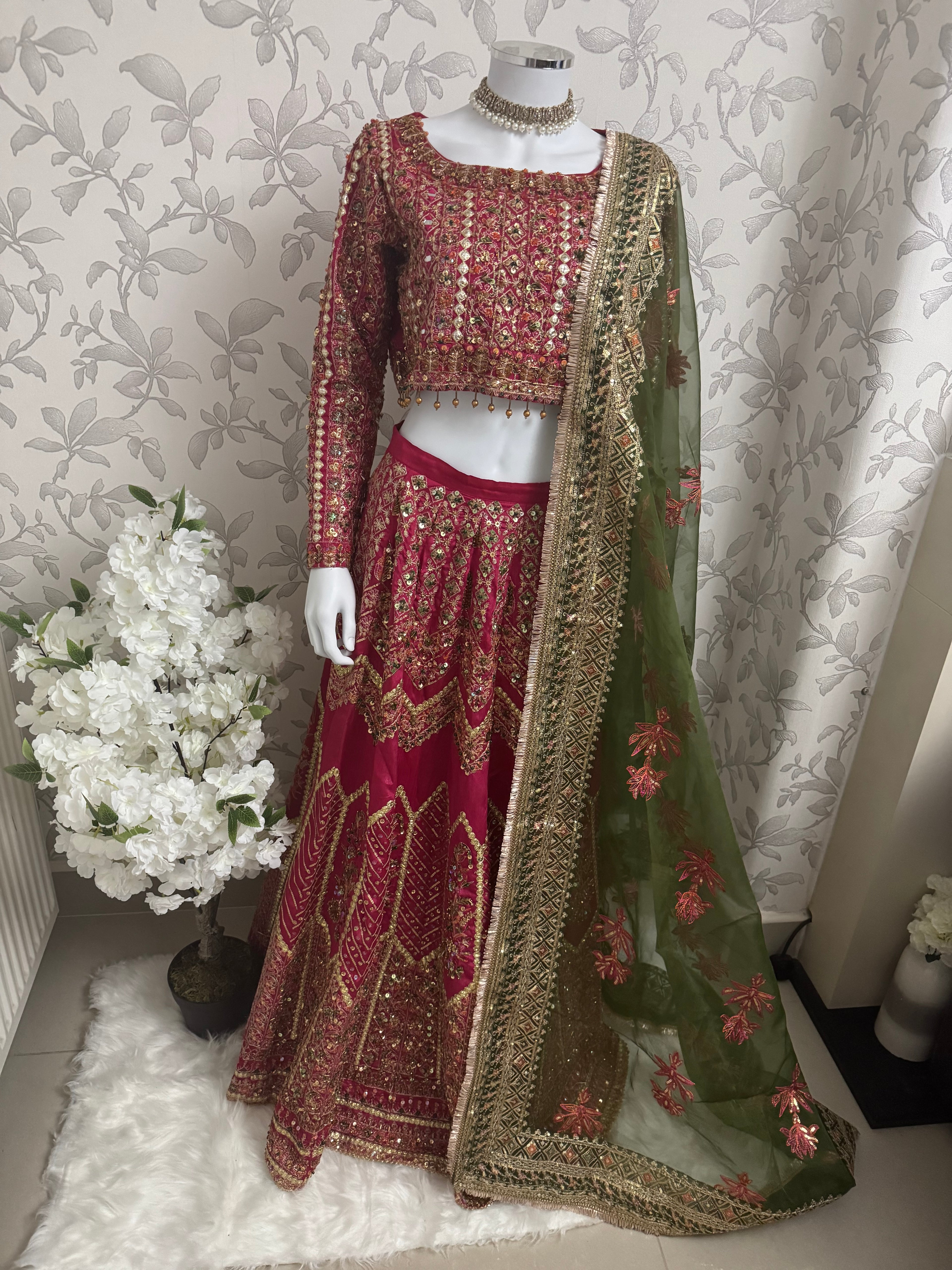 Pakistani Bridal Lehenga Choli – Fuchsia Pink Embroidered Wedding Dress with Green Organza Dupatta