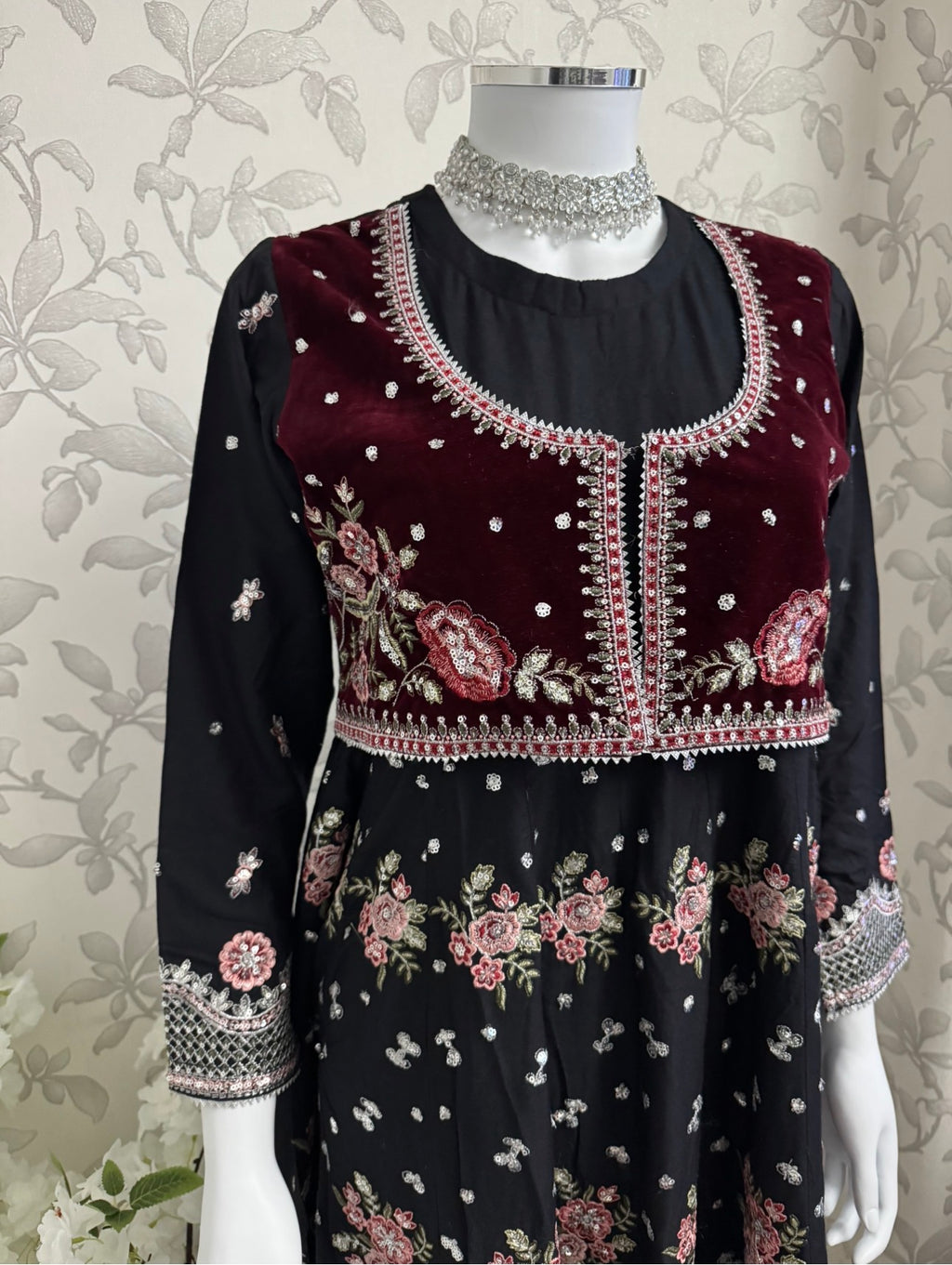 HUSN-E-EID Black Embroidered Maxi with Organza Duppatta -3 piece suit