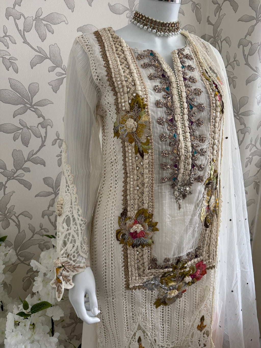 UJAALA….. Elegant White Embroidered Pakistani Suit with net Dupatta