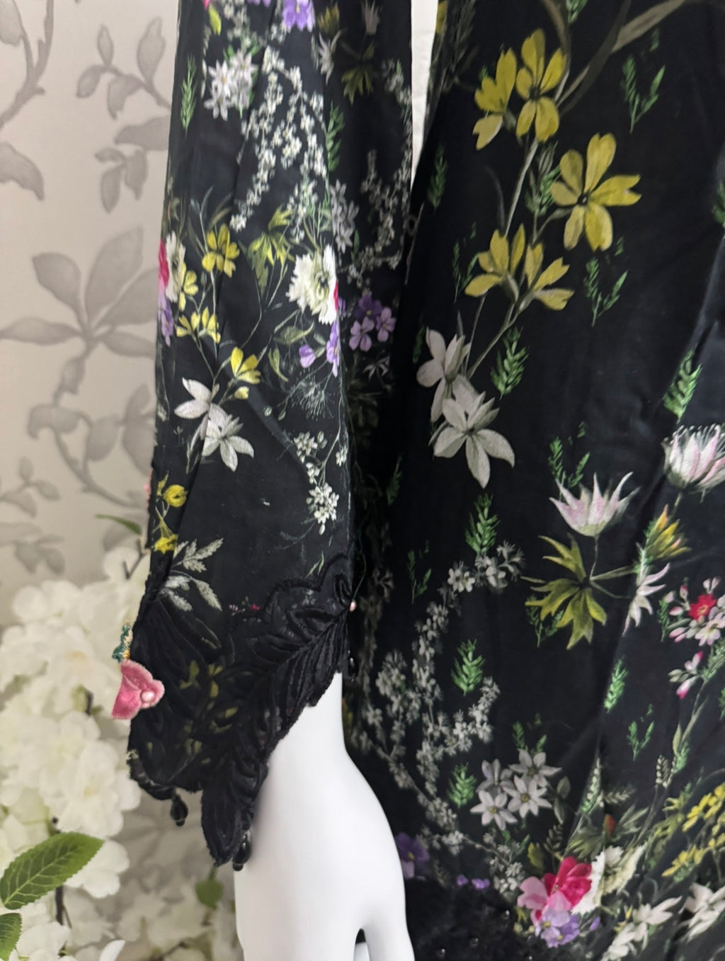 Black Floral Embroidered Lawn Suit – Luxury Pakistani 3 Piece Set with net Dupatta
