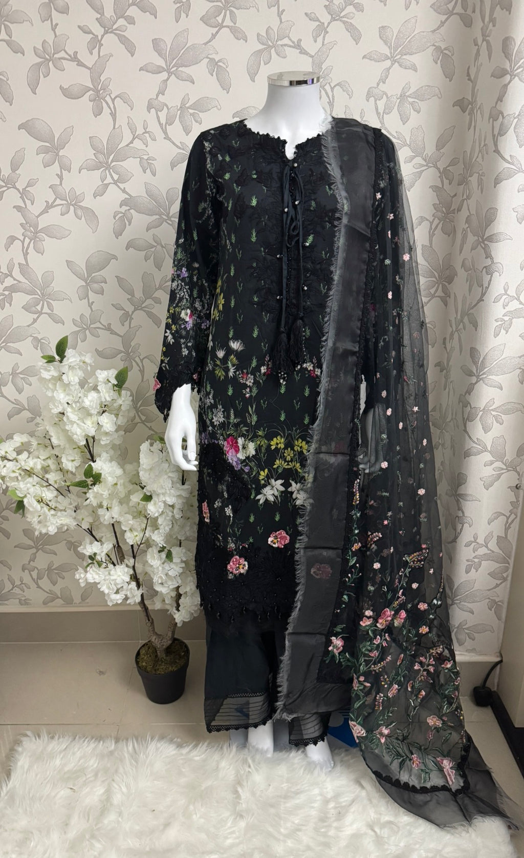 Black Floral Embroidered Lawn Suit – Luxury Pakistani 3 Piece Set with net Dupatta
