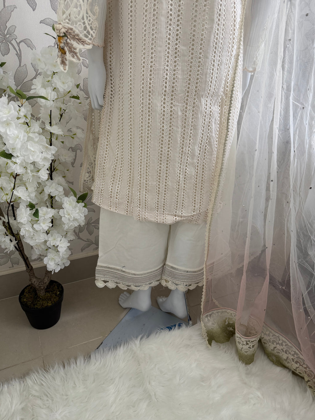 UJAALA….. Elegant White Embroidered Pakistani Suit with net Dupatta