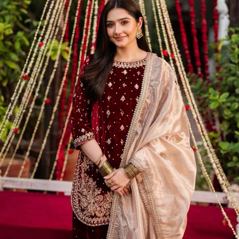 LUHH……Luxury Embroidered VELVET suit