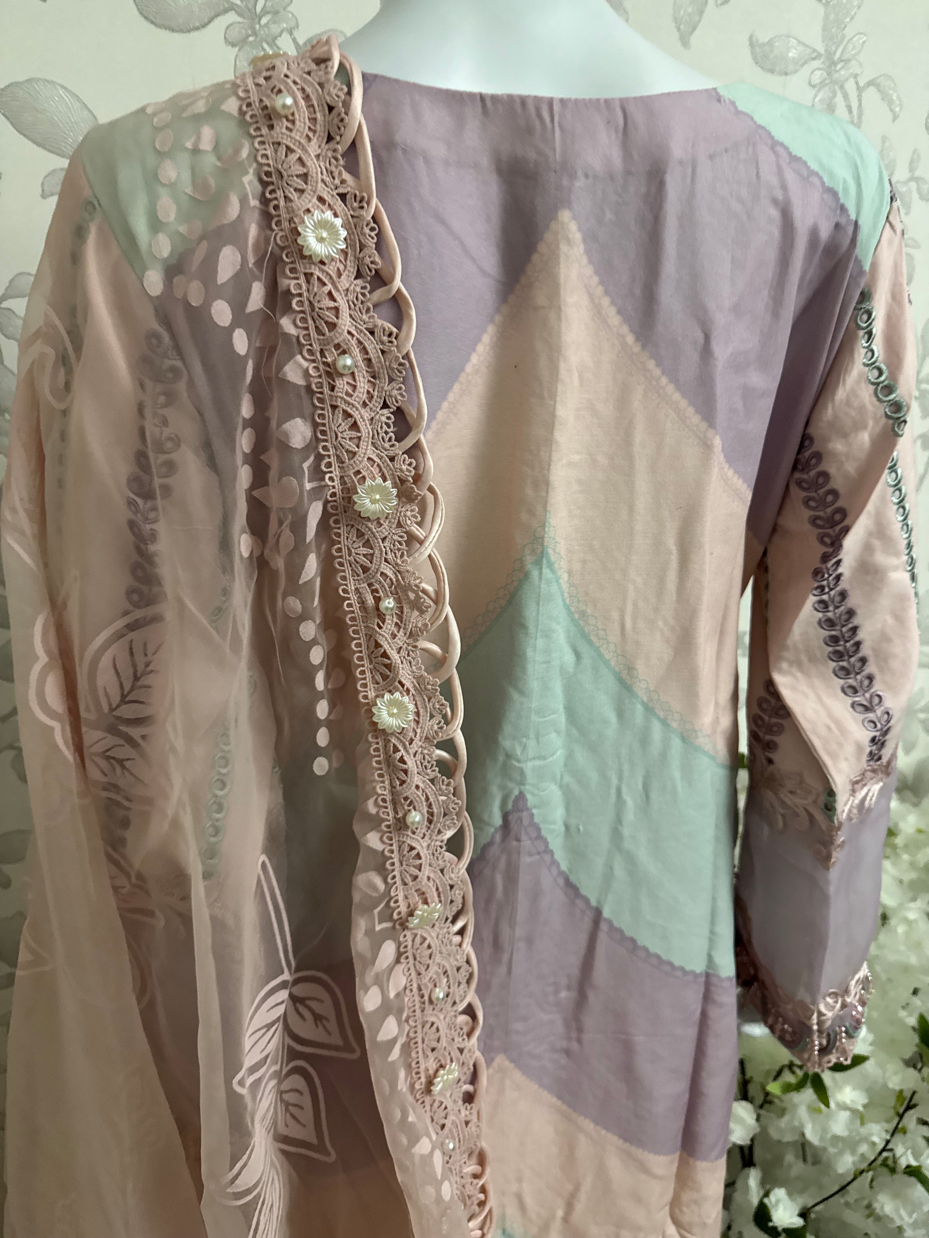 Pastel Bloom Luxury Lawn Suit – 3 Piece Collection