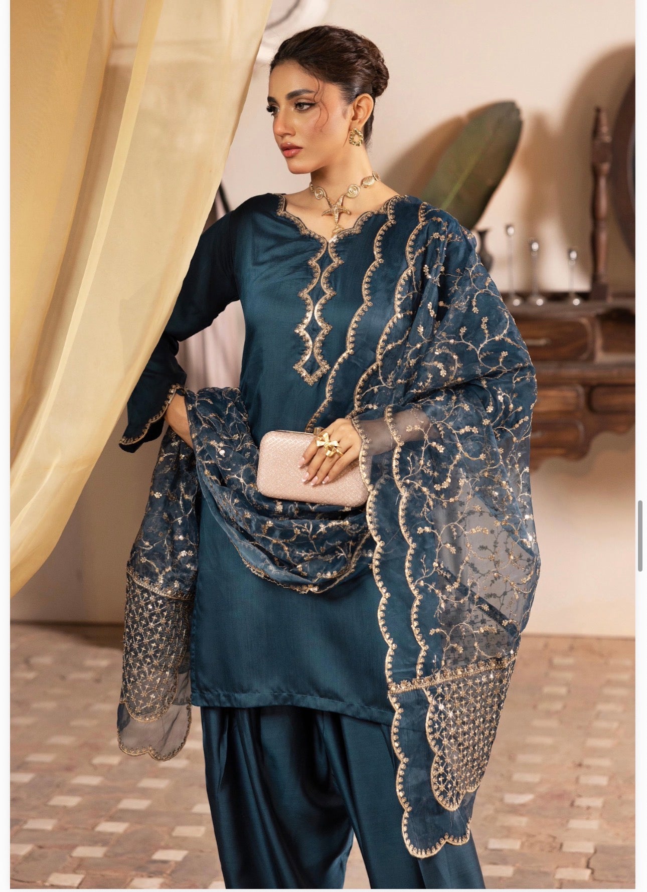 ALARA Luxury Embroidered Viscose with Soft Organza Dupatta-3 Piece suit