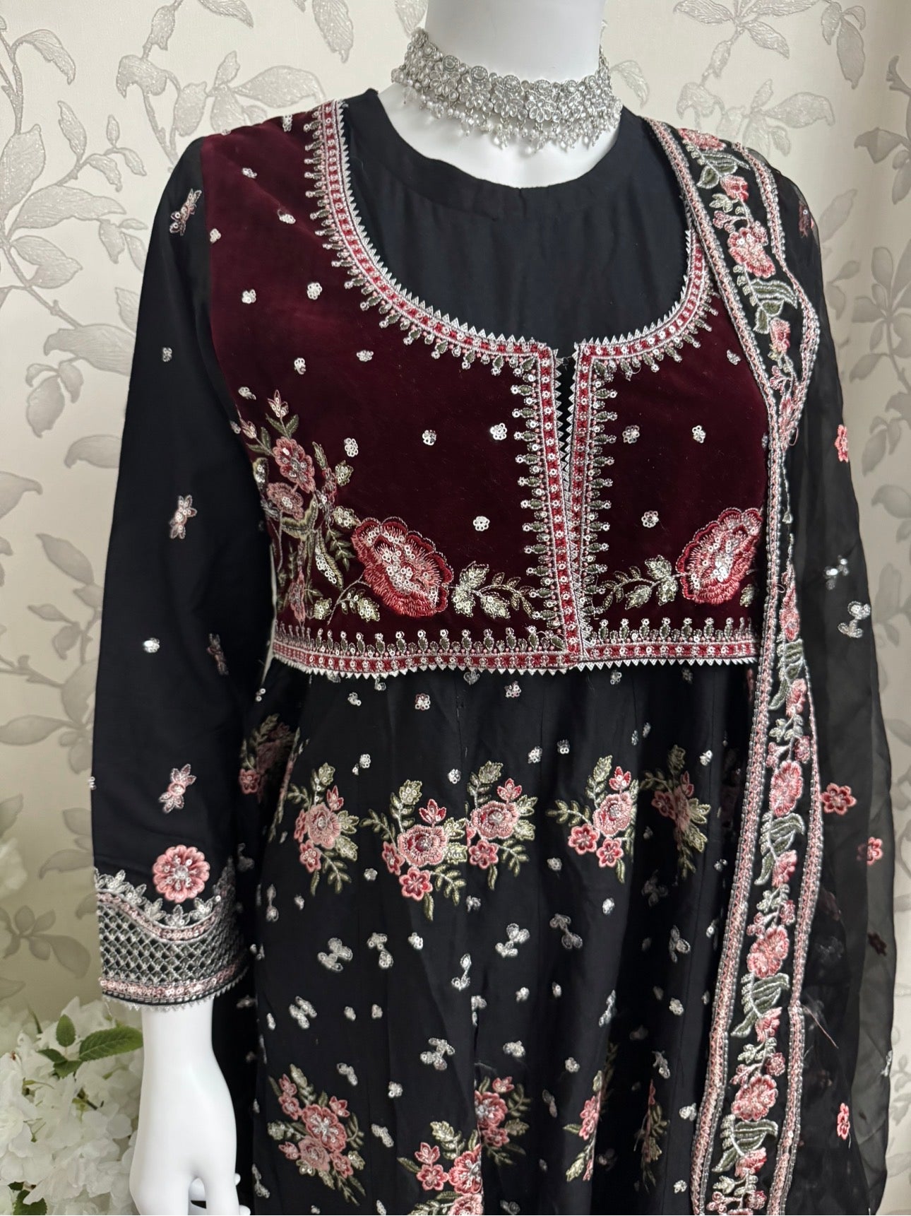 HUSN-E-EID Black Embroidered Maxi with Organza Duppatta -3 piece suit
