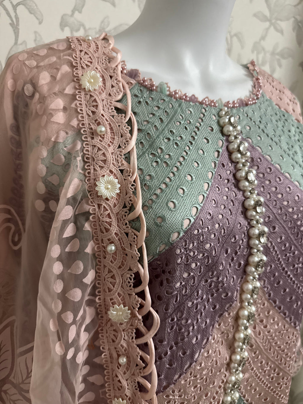 Pastel Bloom Luxury Lawn Suit – 3 Piece Collection