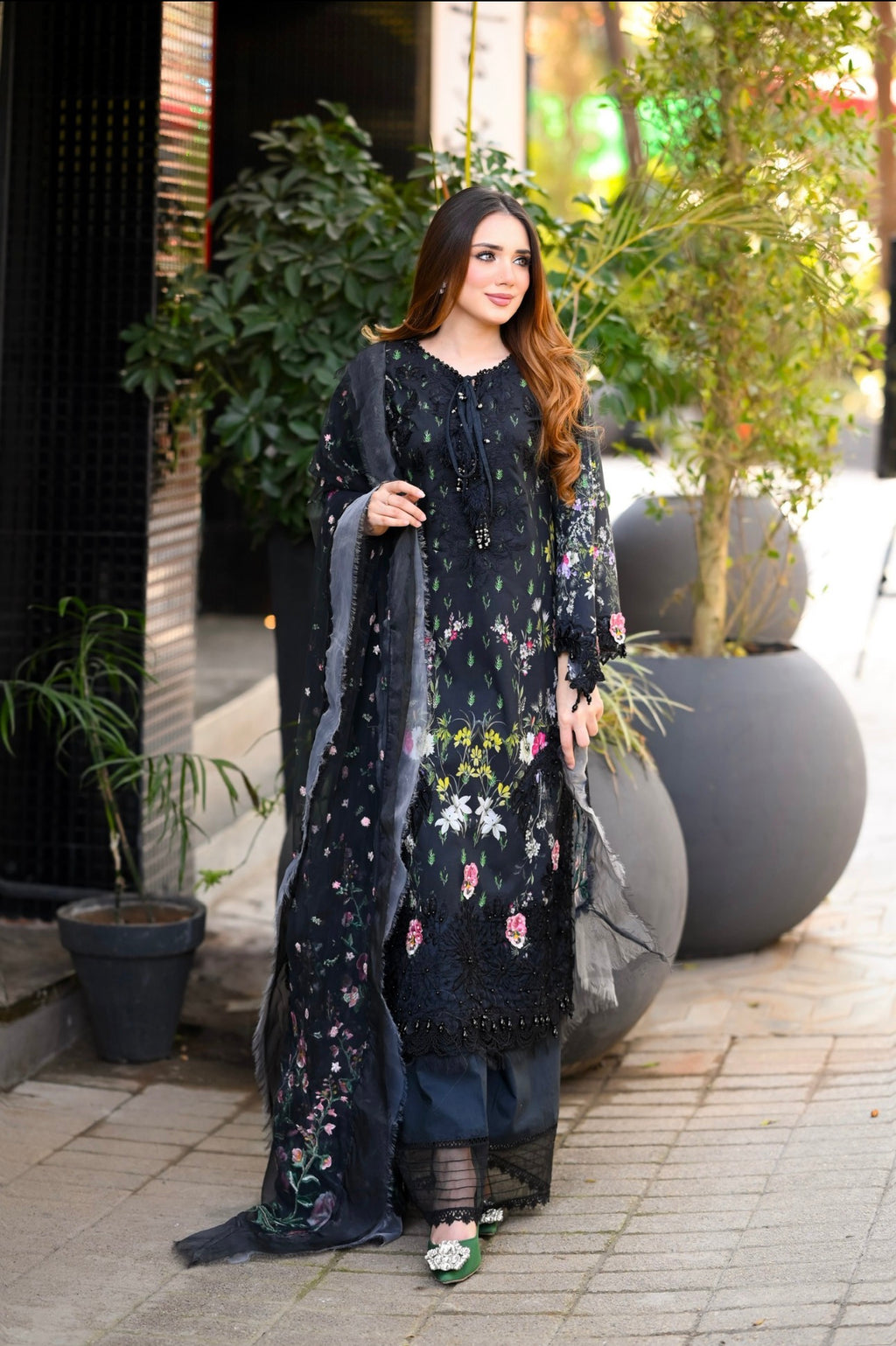 Black Floral Embroidered Lawn Suit – Luxury Pakistani 3 Piece Set with net Dupatta