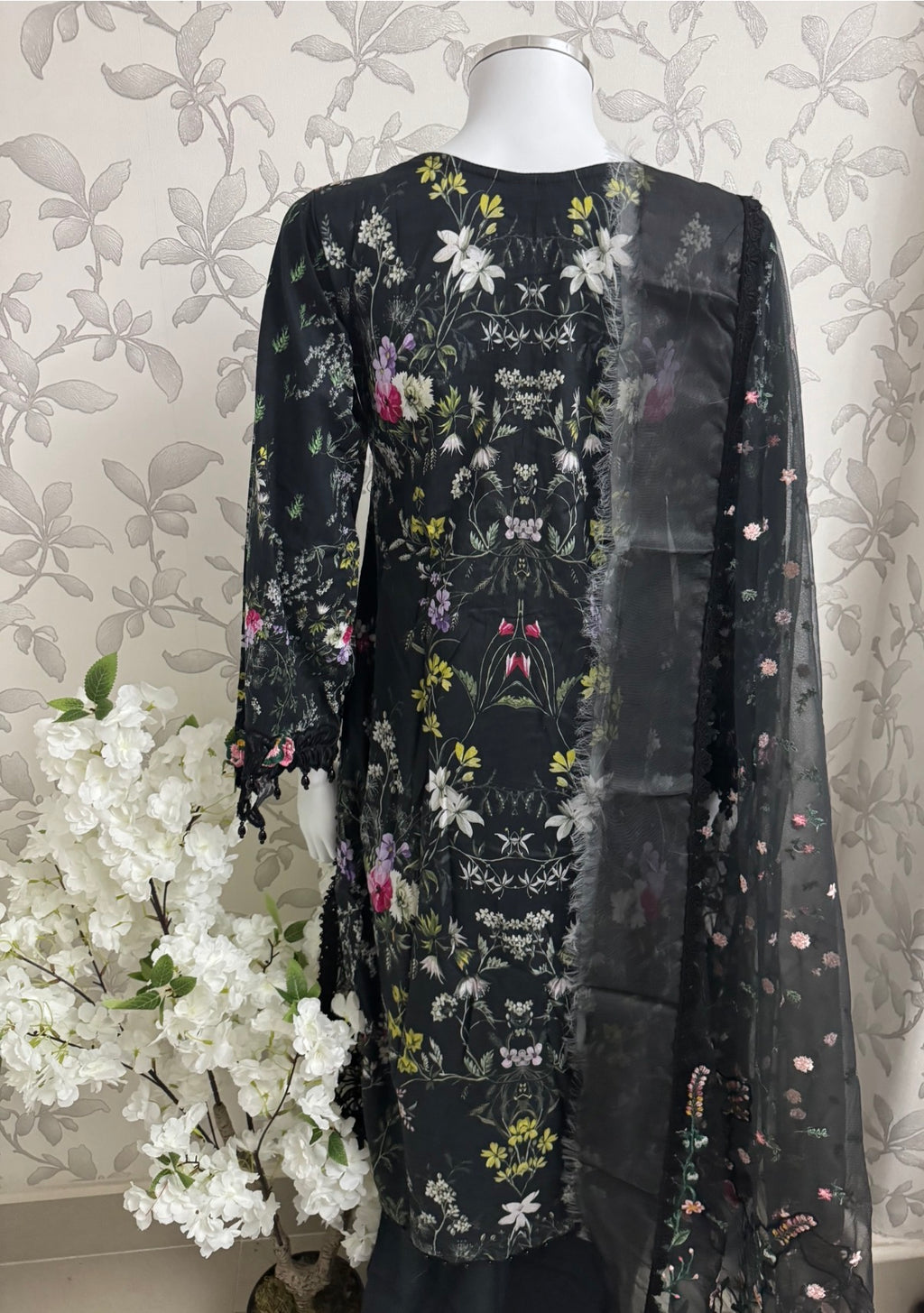 Black Floral Embroidered Lawn Suit – Luxury Pakistani 3 Piece Set with net Dupatta