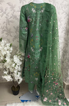 Emerald Green Embroidered Lawn Suit – Luxury Pakistani 3 Piece Set with Net Dupatta