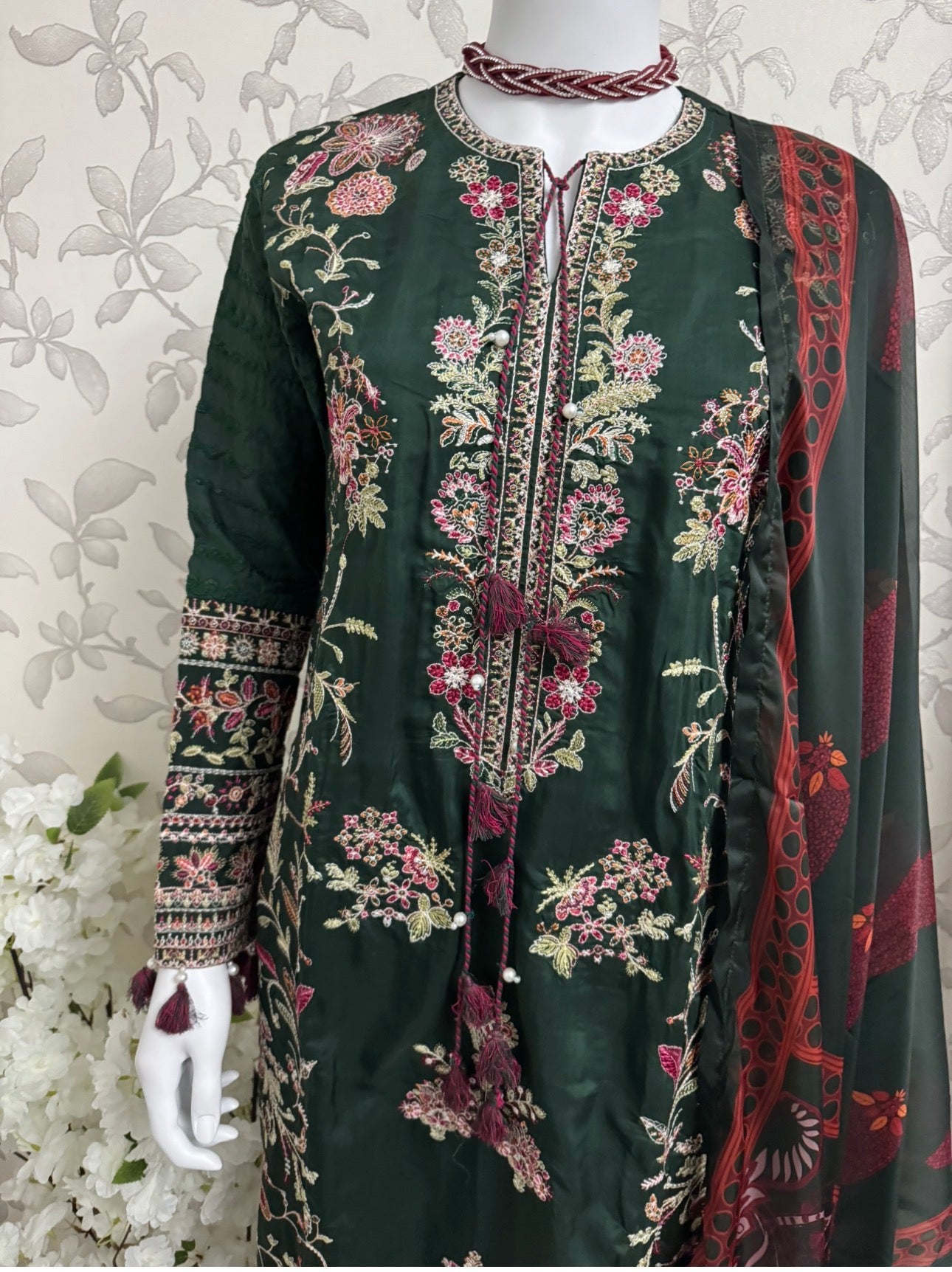 HUSN-E-EID Emerald green Embroidered -3 pieces Suit