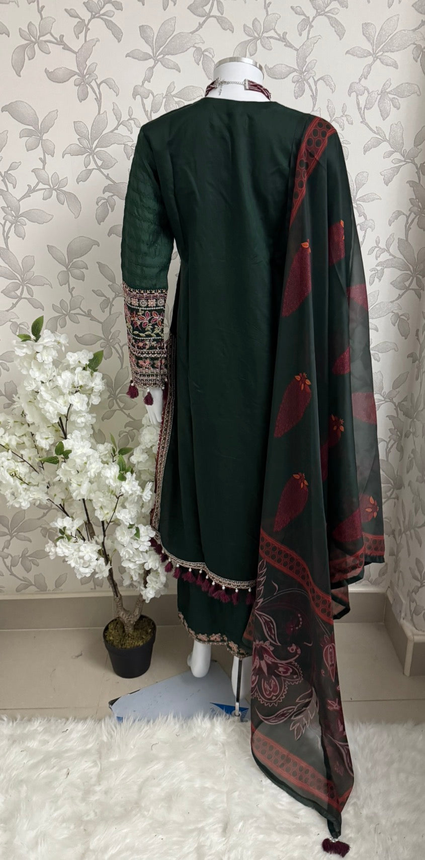 HUSN-E-EID Emerald green Embroidered -3 pieces Suit