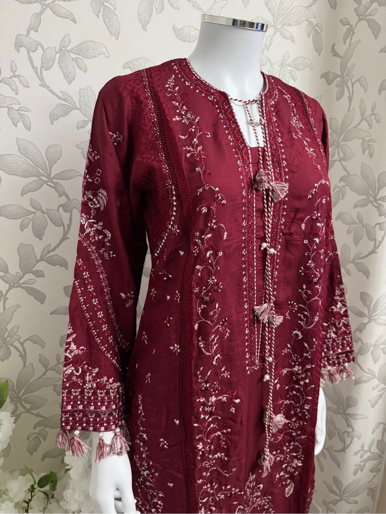 HUSN-E-EID Maroon Embroidered Pakistani 3 piece suit
