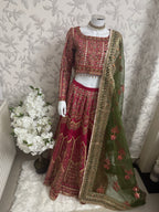 Pakistani Bridal Lehenga Choli – Fuchsia Pink Embroidered Wedding Dress with Green Organza Dupatta