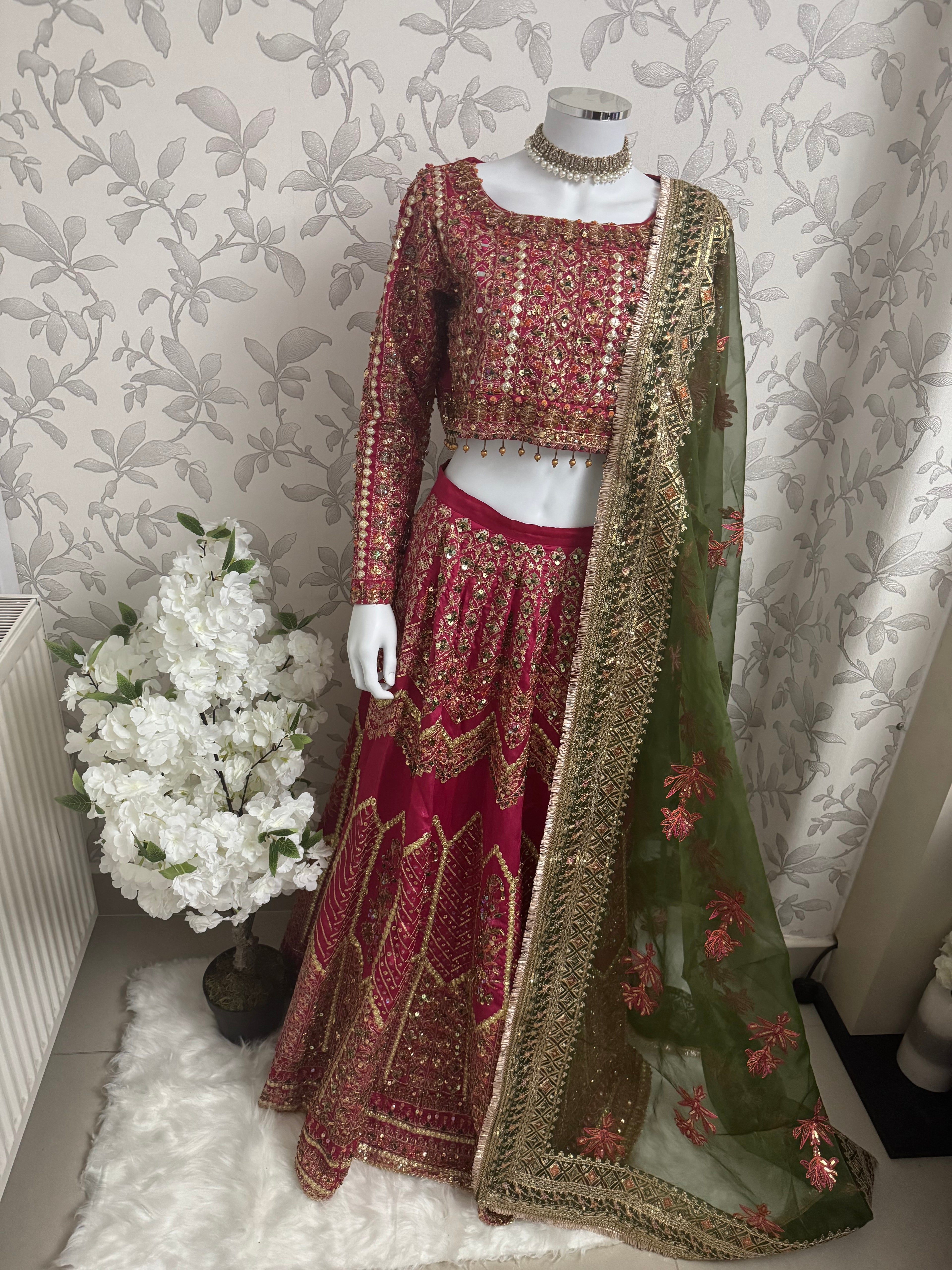 Pakistani Bridal Lehenga Choli – Fuchsia Pink Embroidered Wedding Dress with Green Organza Dupatta