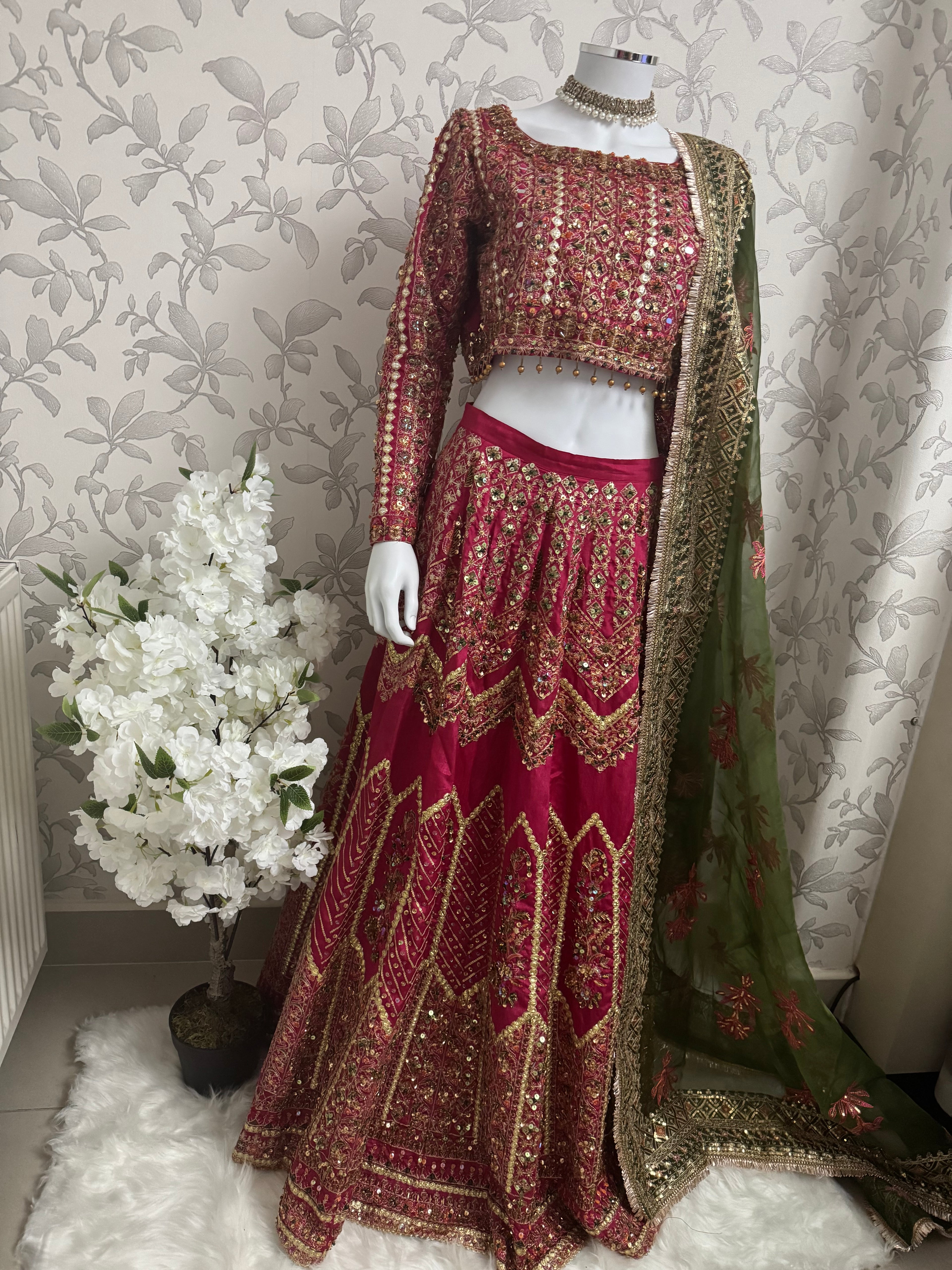 Pakistani Bridal Lehenga Choli – Fuchsia Pink Embroidered Wedding Dress with Green Organza Dupatta