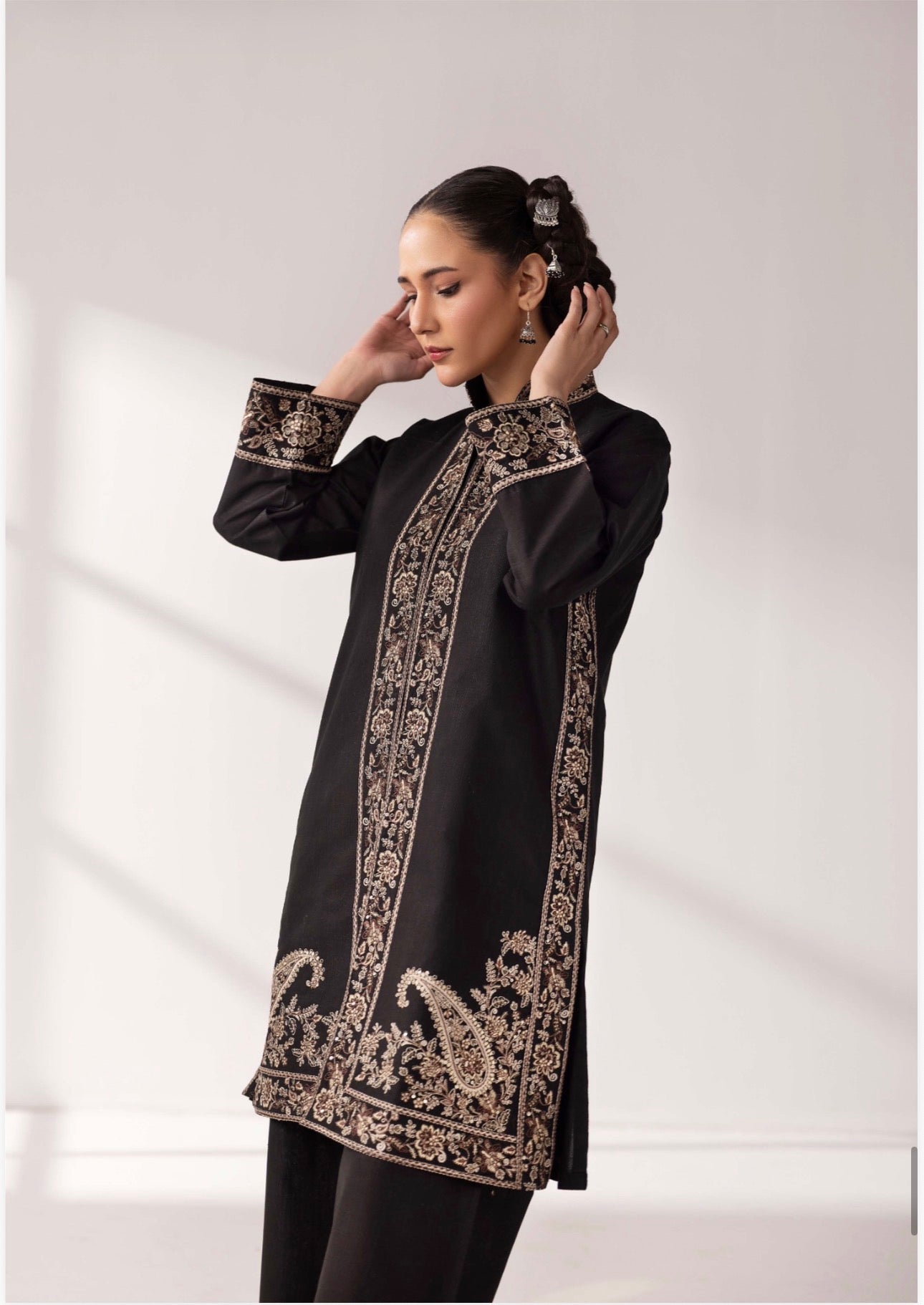 Khaddar Lux Premium Embroidered Suit – 4 Piece Collection