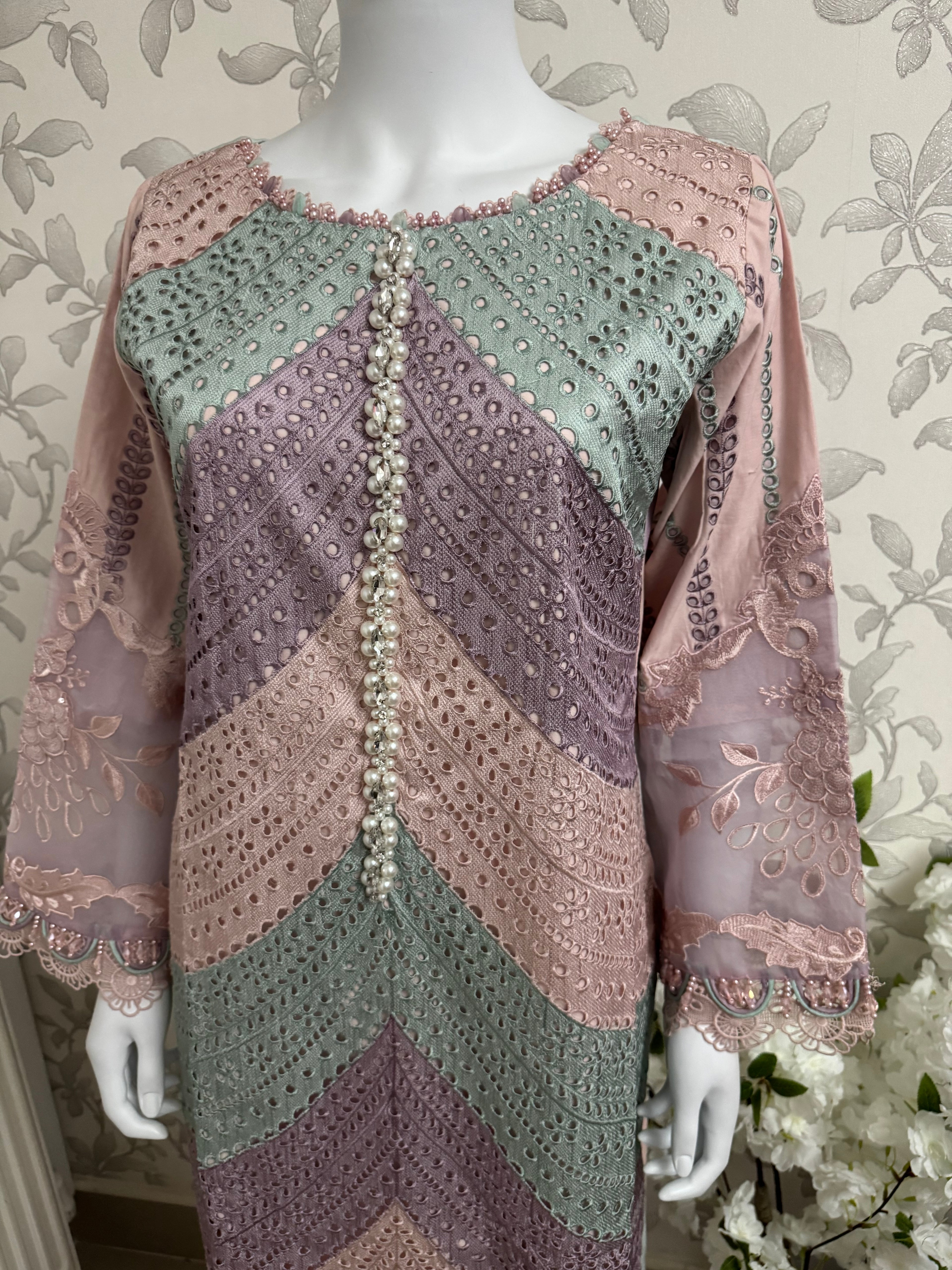 Pastel Bloom Luxury Lawn Suit – 3 Piece Collection