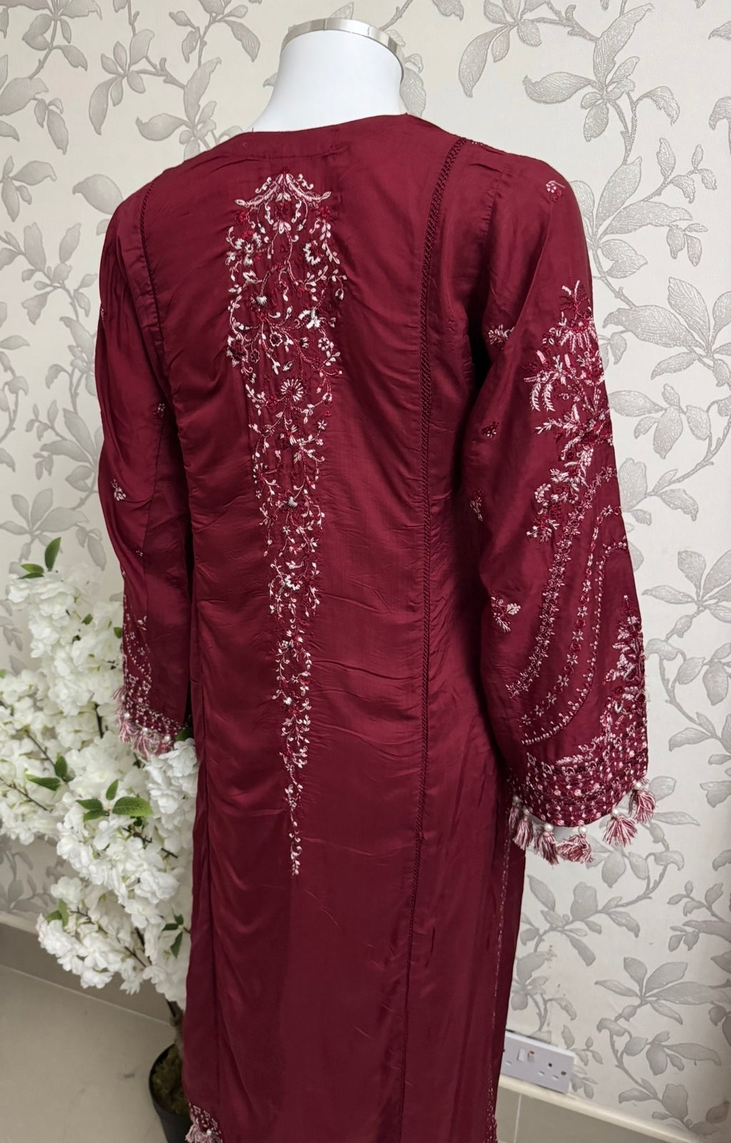 HUSN-E-EID Maroon Embroidered Pakistani 3 piece suit