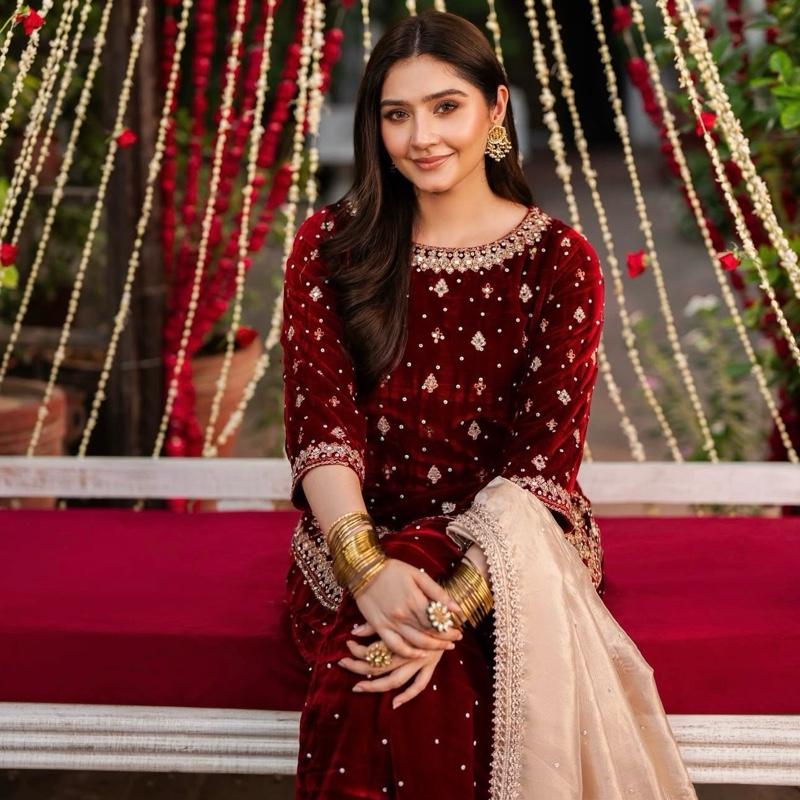 LUHH……Luxury Embroidered VELVET suit