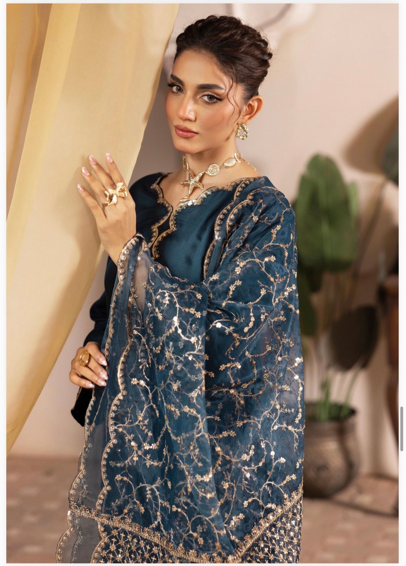 ALARA Luxury Embroidered Viscose with Soft Organza Dupatta-3 Piece suit