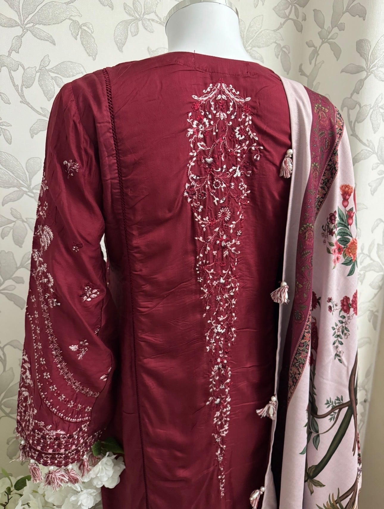 HUSN-E-EID Maroon Embroidered Pakistani 3 piece suit