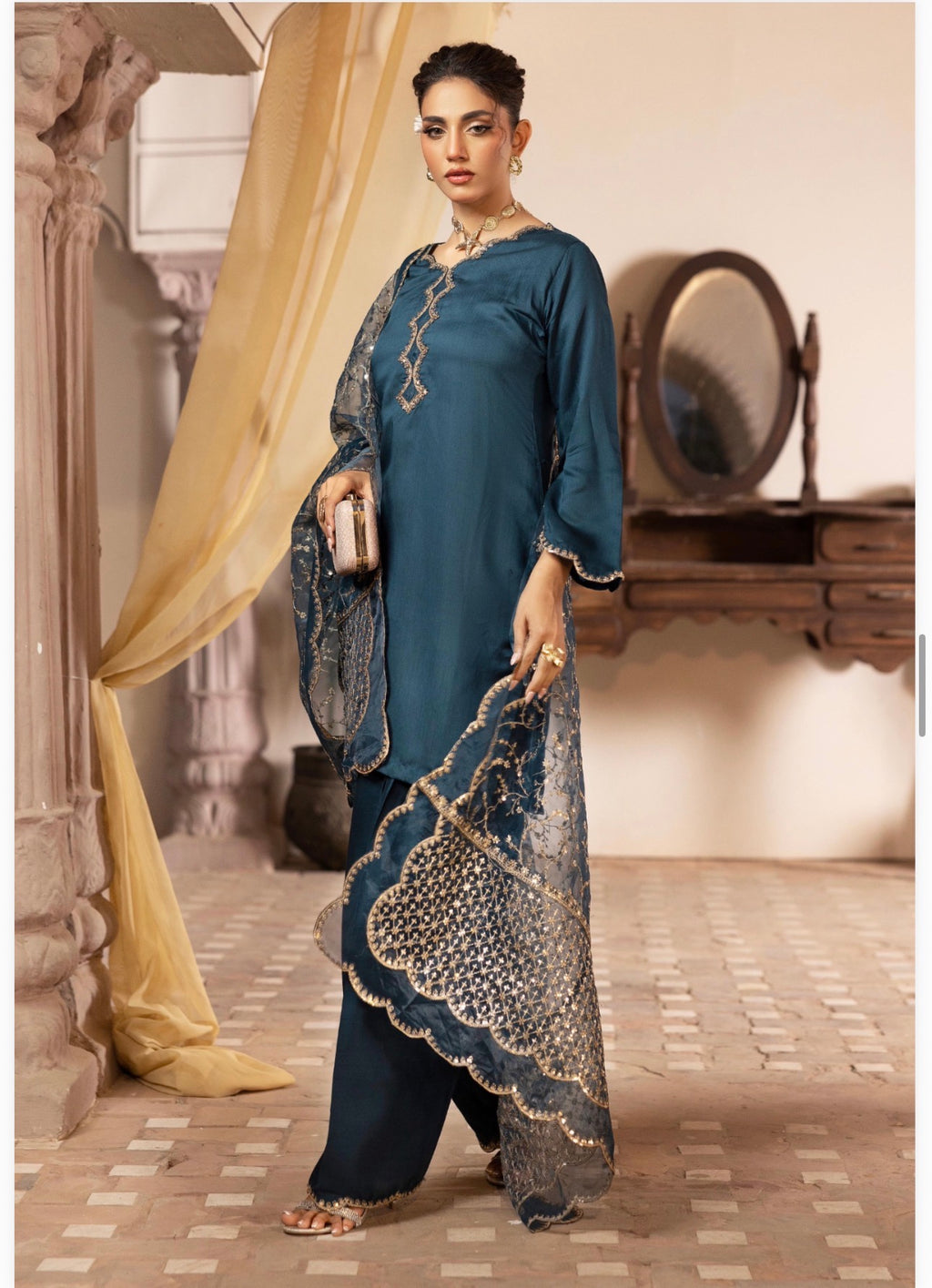 ALARA Luxury Embroidered Viscose with Soft Organza Dupatta-3 Piece suit