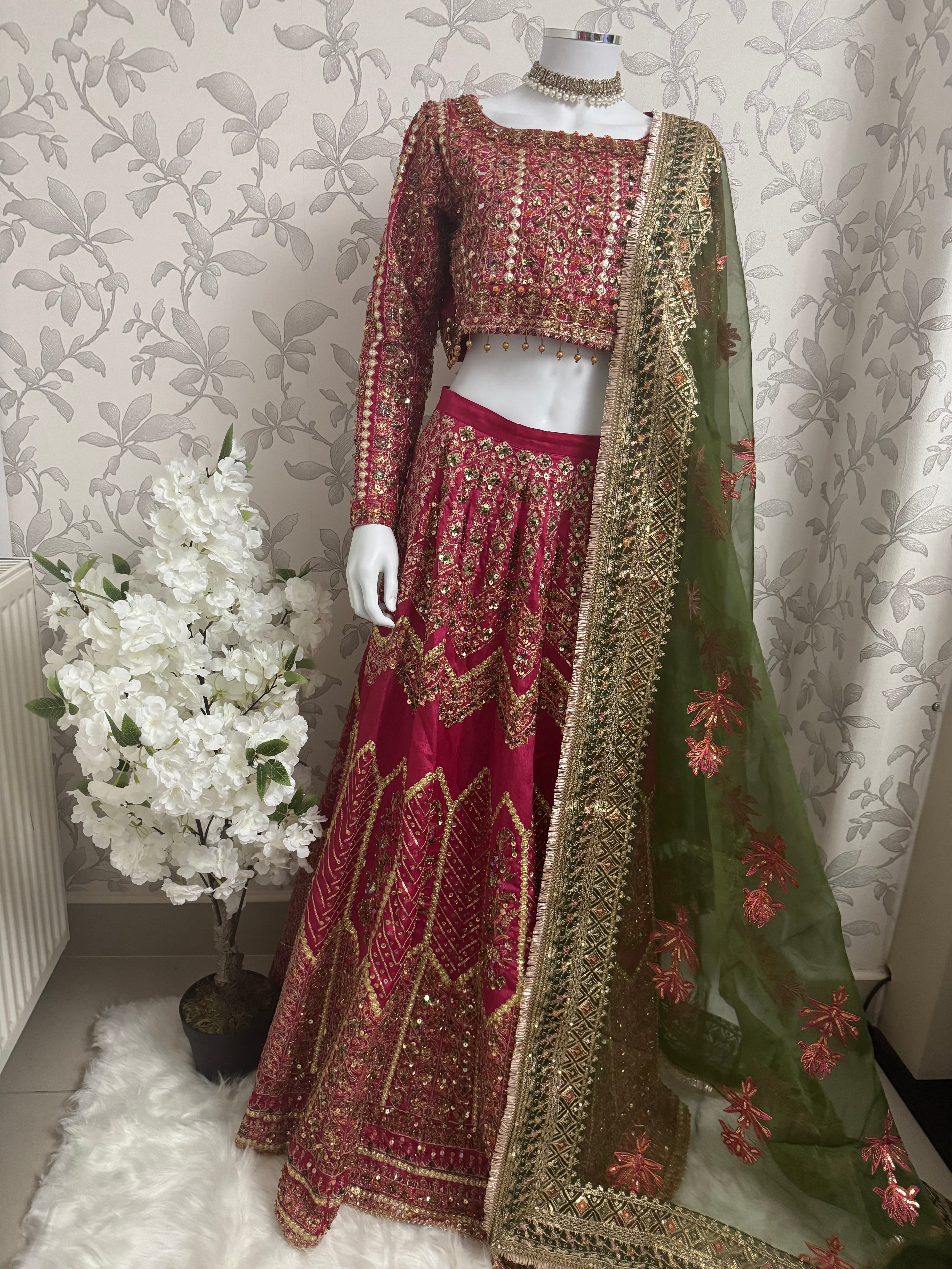 Pakistani Bridal Lehenga Choli – Fuchsia Pink Embroidered Wedding Dress with Green Organza Dupatta