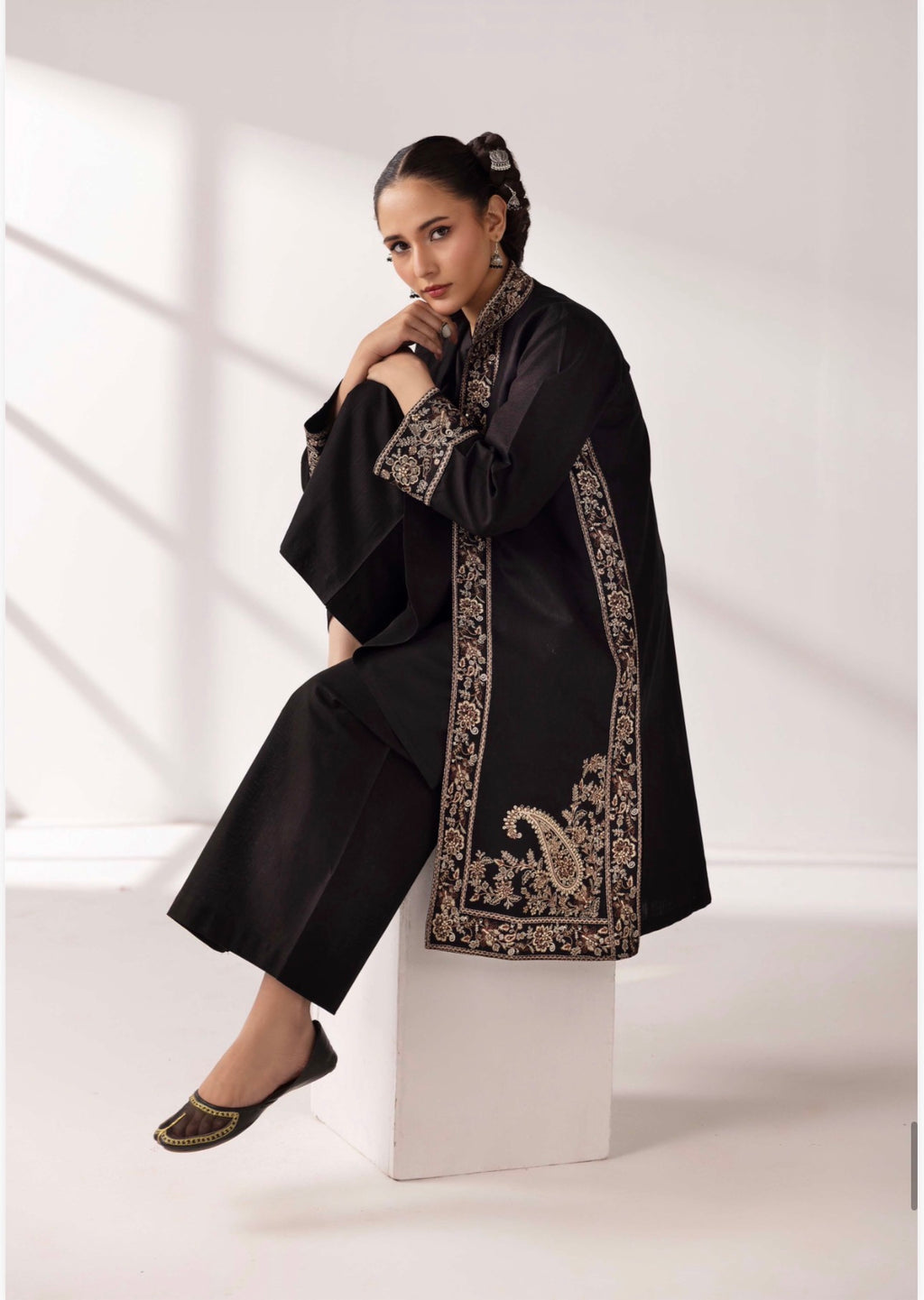 Khaddar Lux Premium Embroidered Suit – 4 Piece Collection