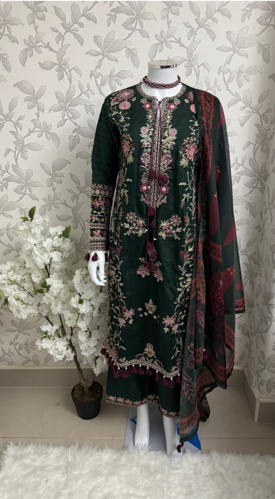 HUSN-E-EID Emerald green Embroidered -3 pieces Suit