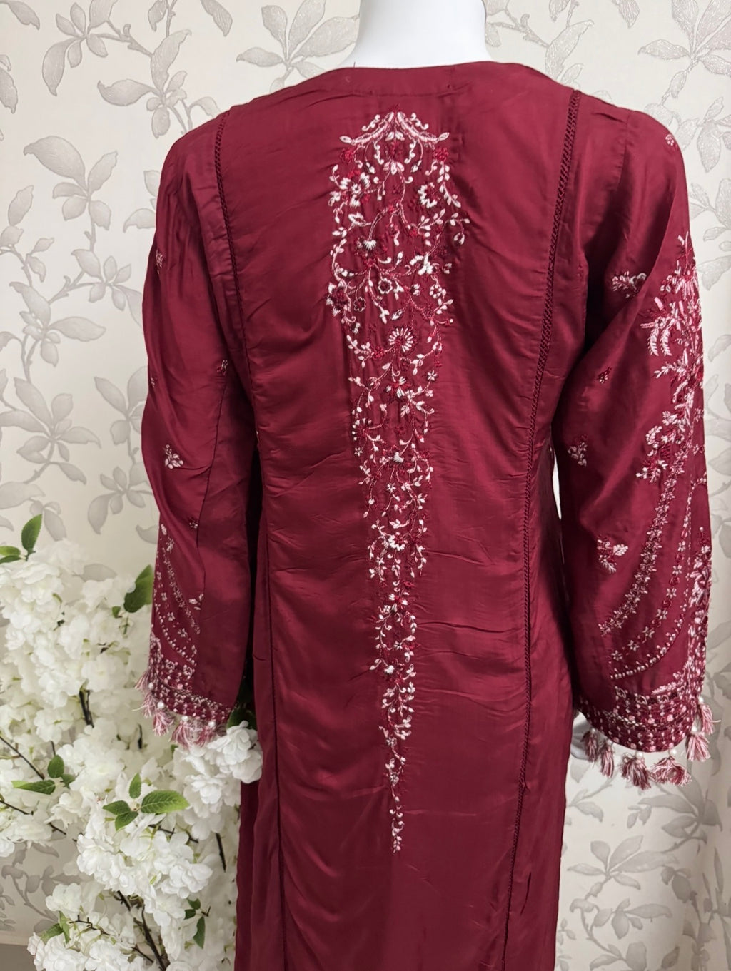 HUSN-E-EID Maroon Embroidered Pakistani 3 piece suit