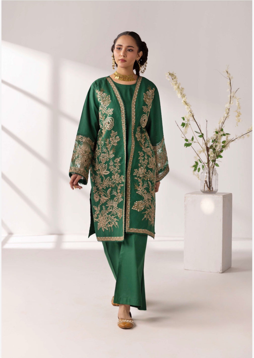 Khaddar Lux Premium Embroidered Suit – 4 Piece Collection