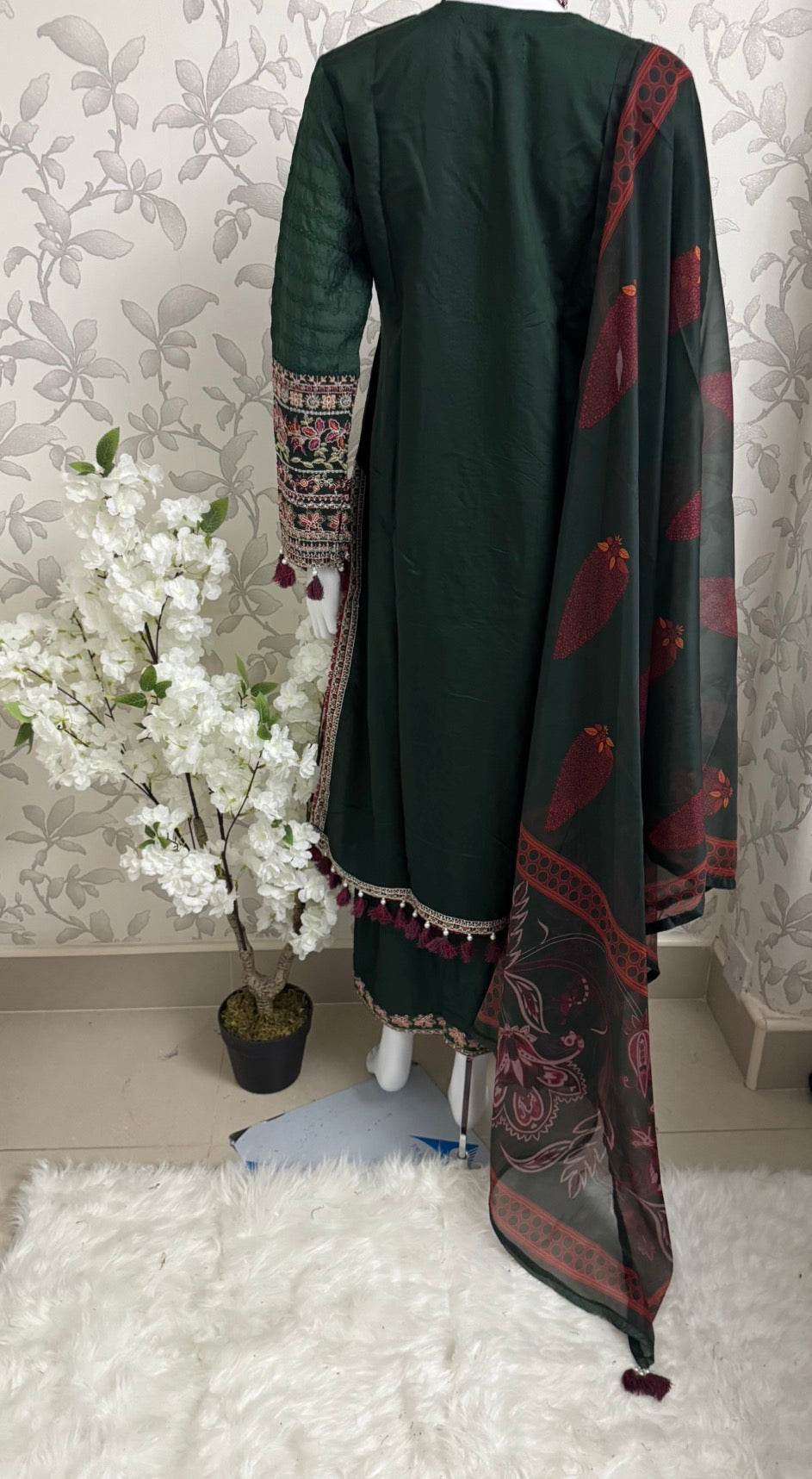 HUSN-E-EID Emerald green Embroidered -3 pieces Suit
