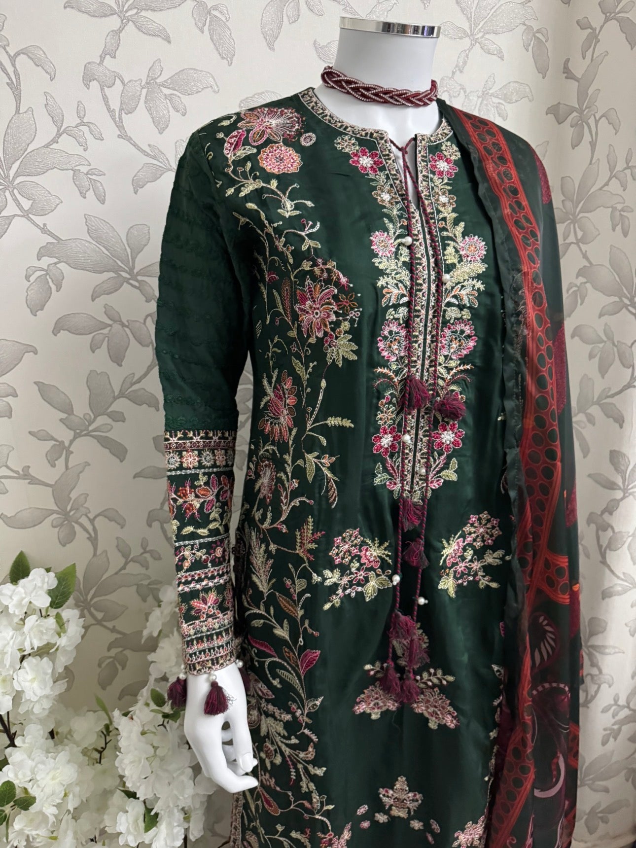 HUSN-E-EID Emerald green Embroidered -3 pieces Suit