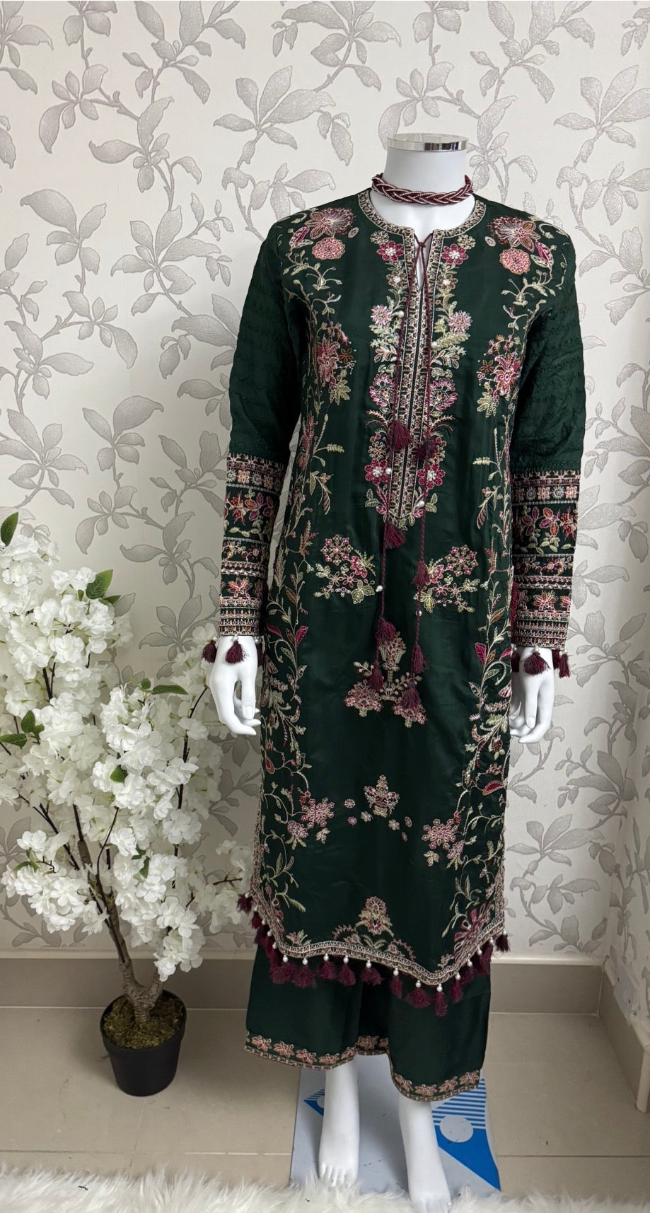 HUSN-E-EID Emerald green Embroidered -3 pieces Suit