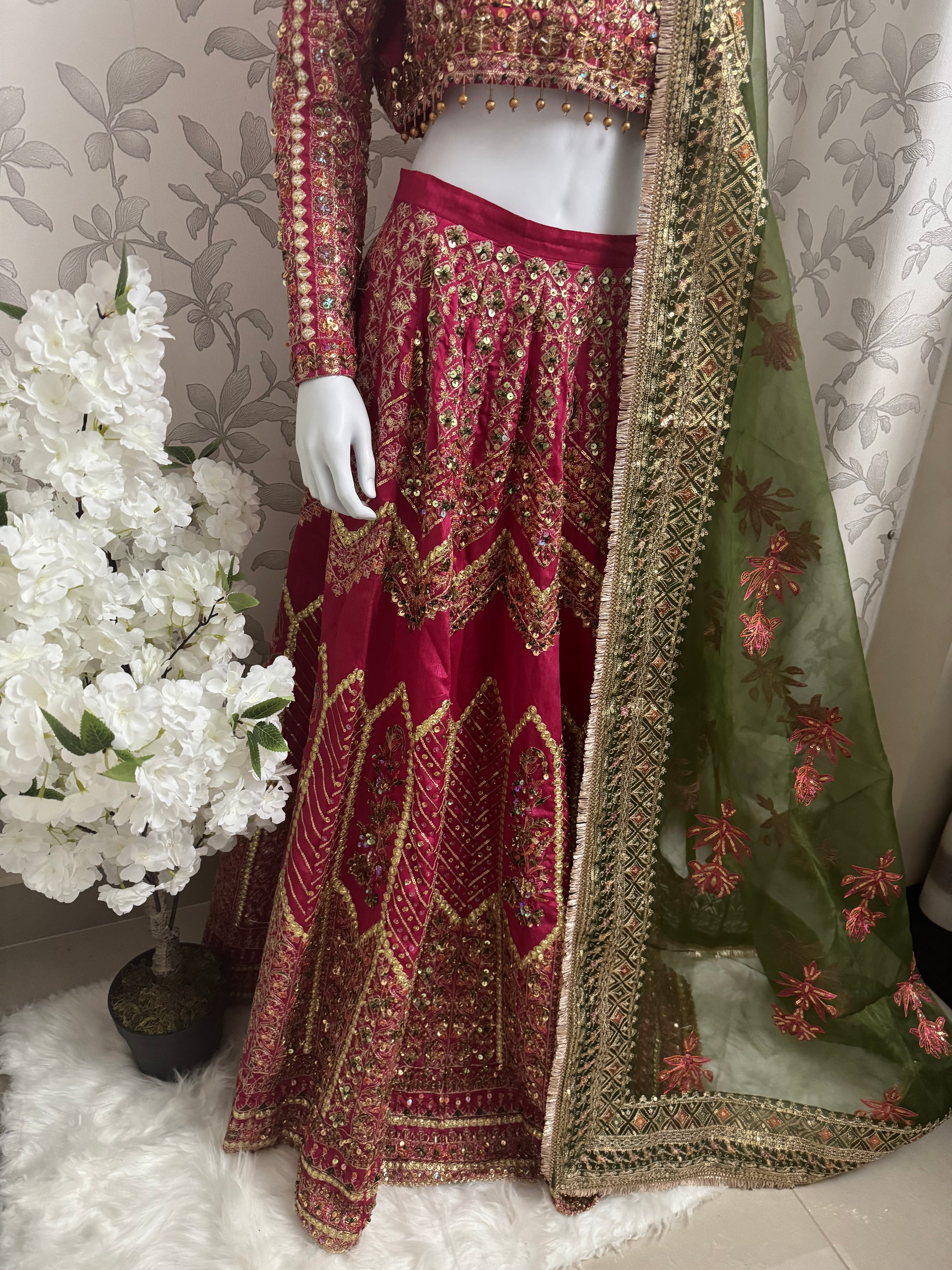 Pakistani Bridal Lehenga Choli – Fuchsia Pink Embroidered Wedding Dress with Green Organza Dupatta