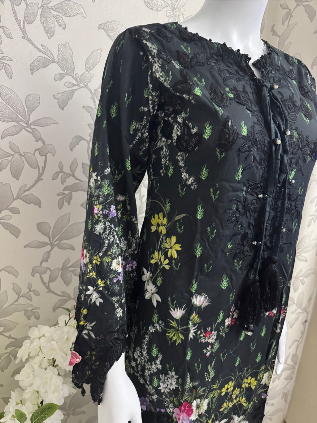 Black Floral Embroidered Lawn Suit – Luxury Pakistani 3 Piece Set with net Dupatta