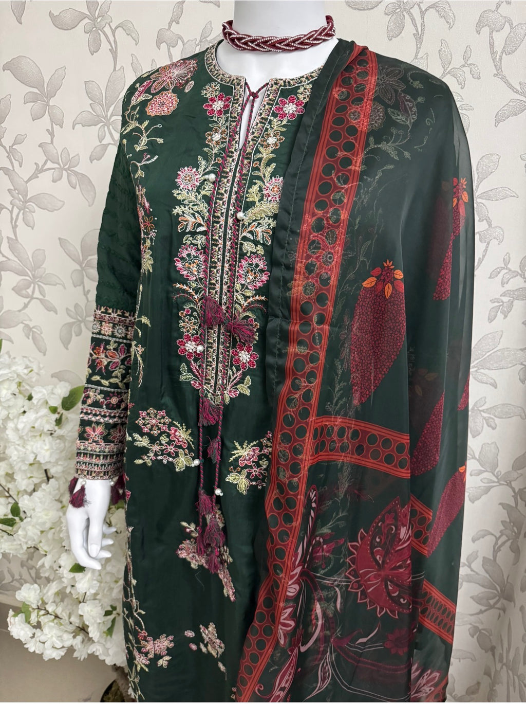 HUSN-E-EID Emerald green Embroidered -3 pieces Suit