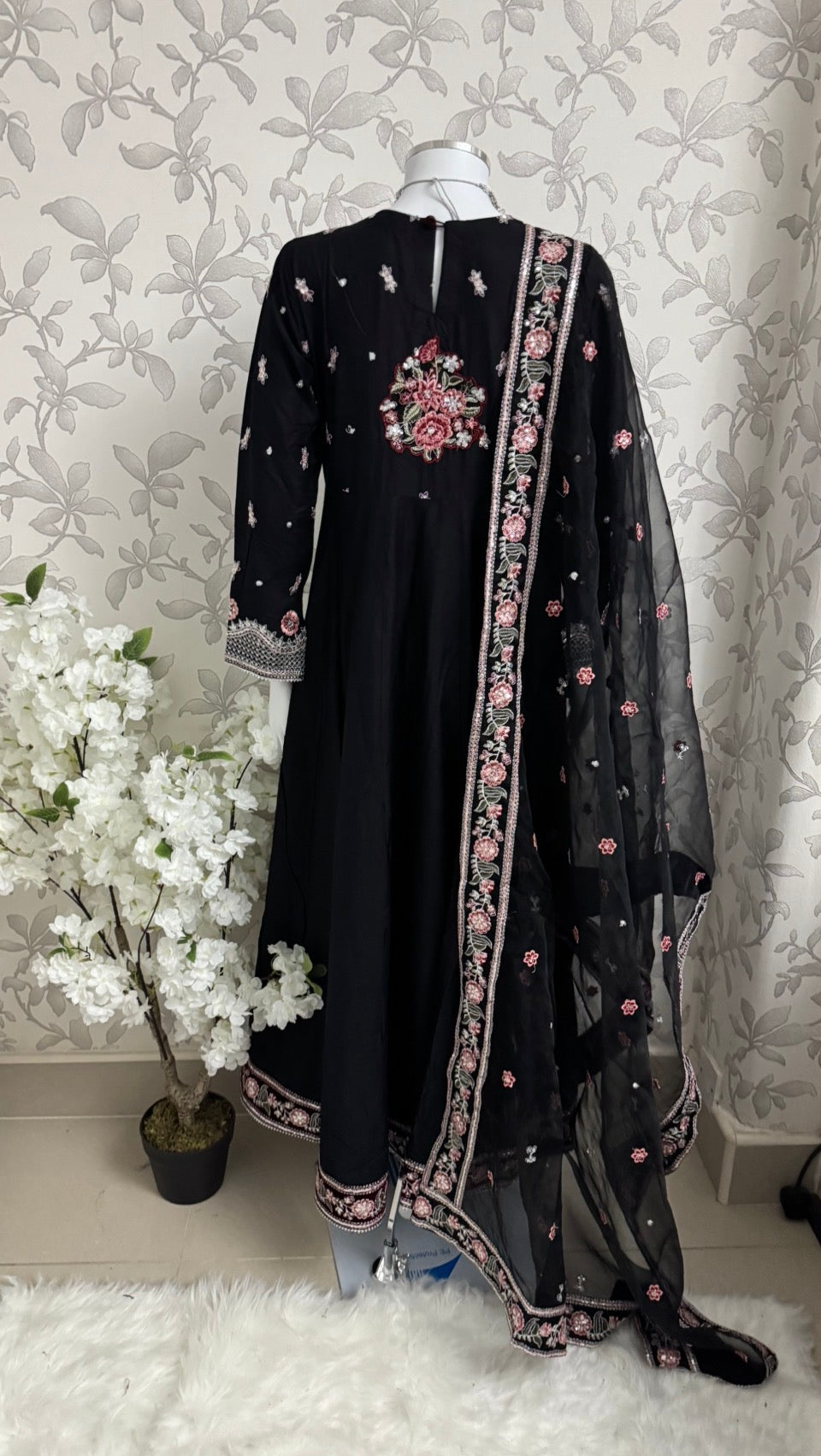 HUSN-E-EID Black Embroidered Maxi with Organza Duppatta -3 piece suit