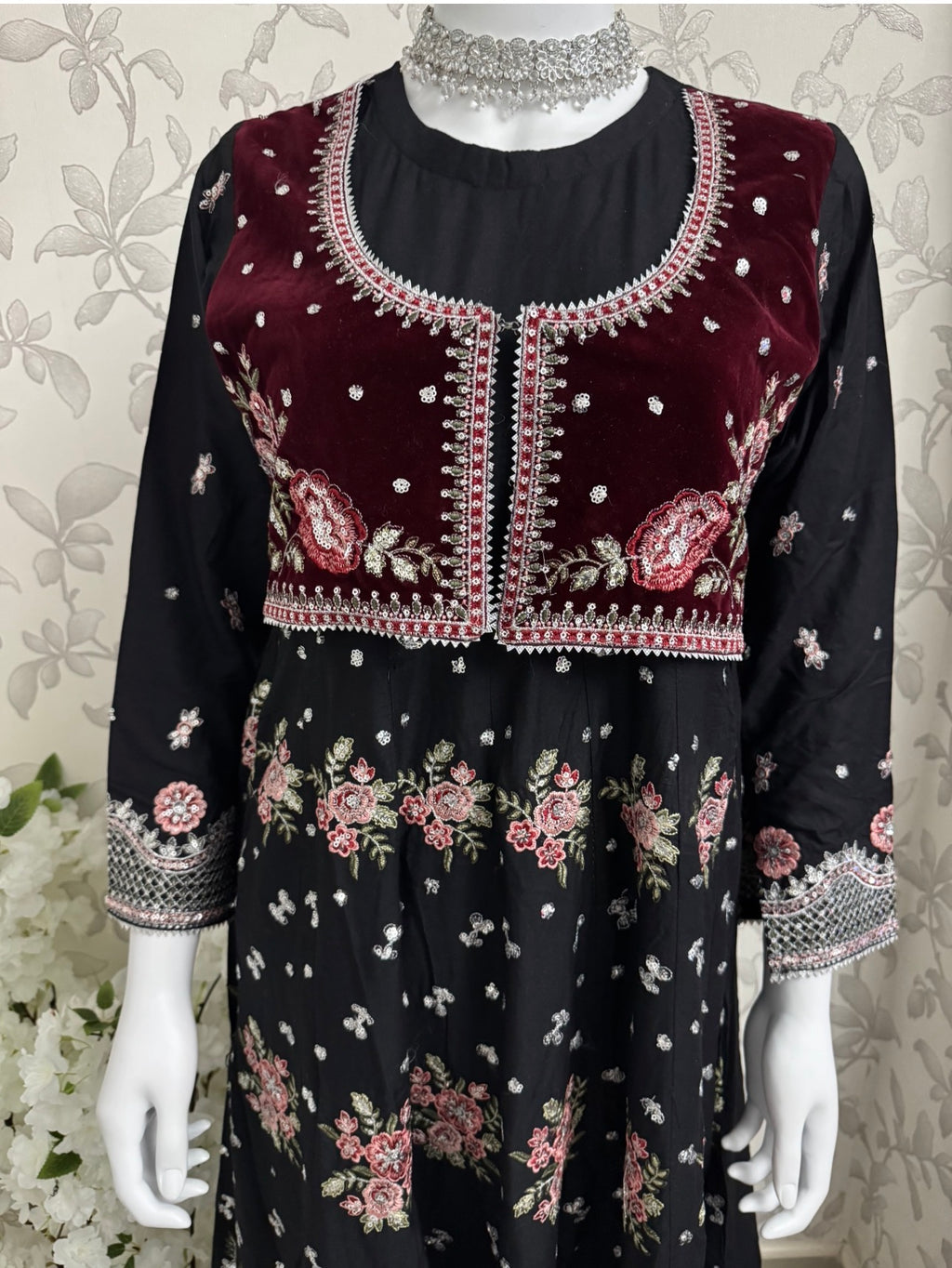 HUSN-E-EID Black Embroidered Maxi with Organza Duppatta -3 piece suit