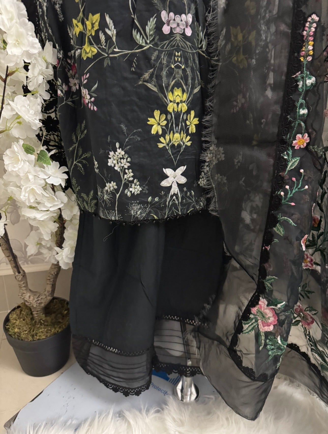 Black Floral Embroidered Lawn Suit – Luxury Pakistani 3 Piece Set with net Dupatta