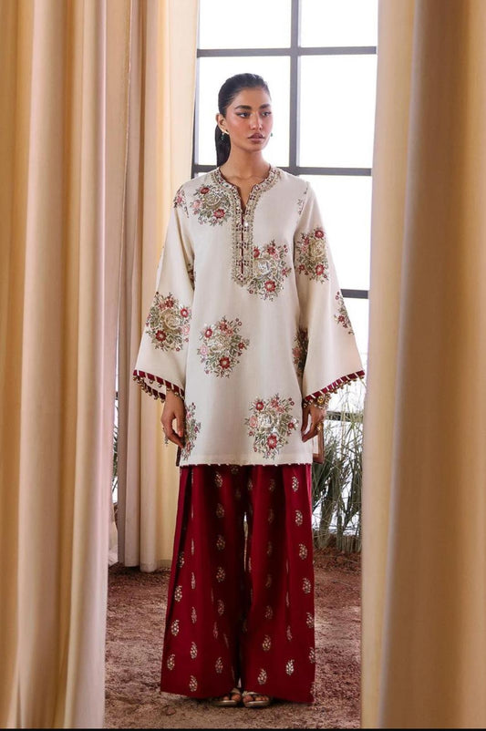 Ethnc ….3 pcs beautiful heavy embroidered silk suit..comes with soft organza duppatta